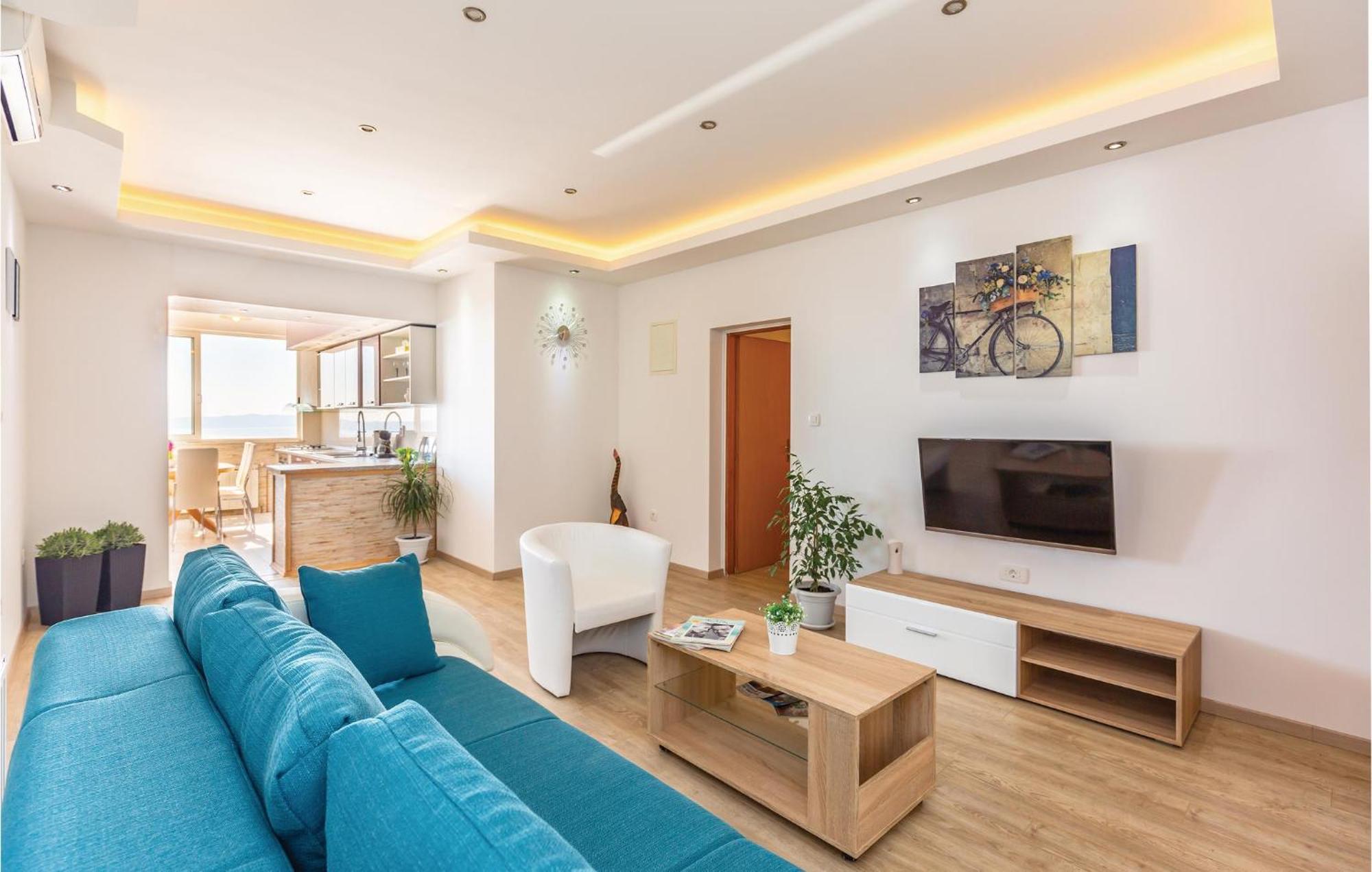 2 Bedroom Cozy Apartment In Макарська Екстер'єр фото